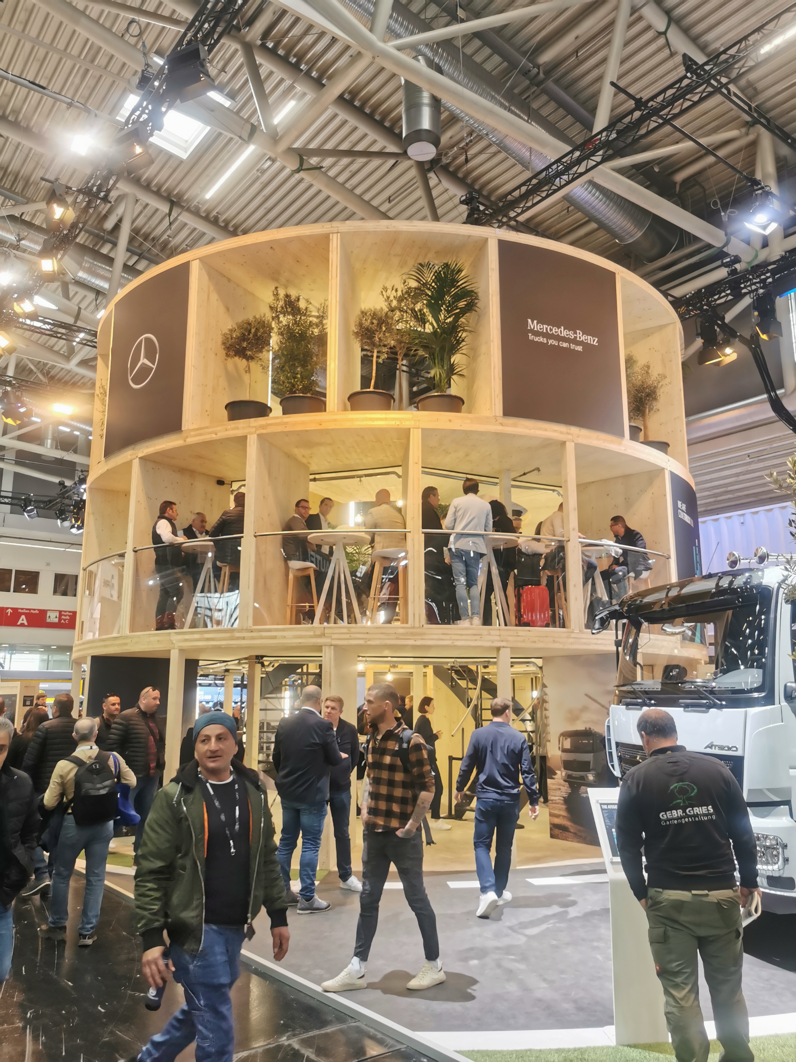 d2-Mercedes-Stand