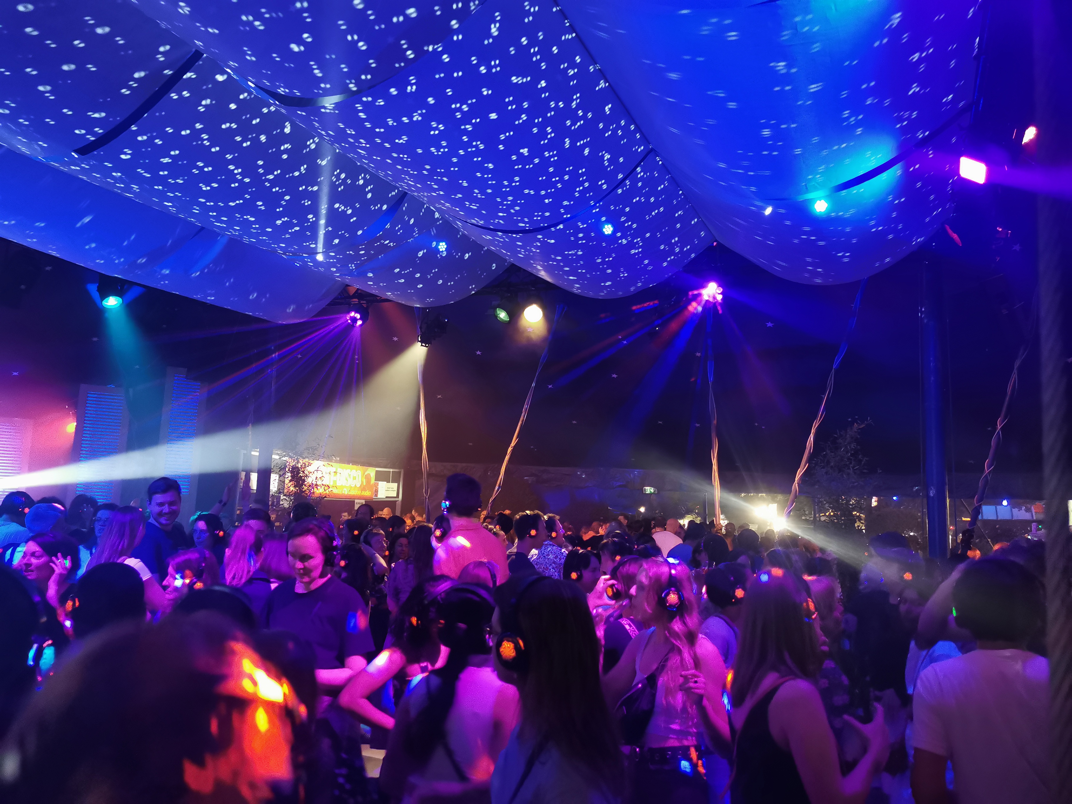 6 Silent Disco