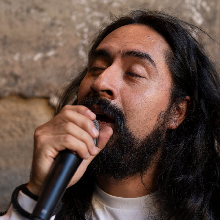 Cantante 02 900x900