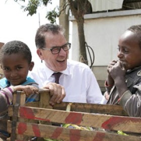 Scheidender Minister Gerd Müller in Eritrea, Quelle: Die Welt